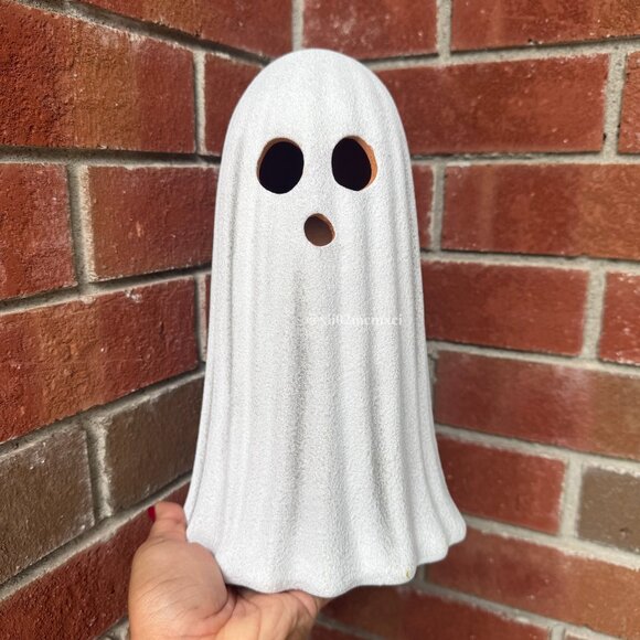 TARGET HYDE & EEK LARGE TERRACOTTA GHOST 1CT - Picture 1 of 5